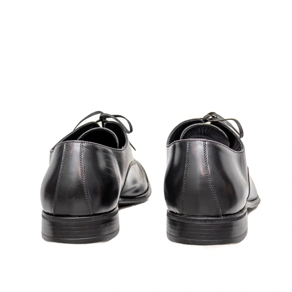 Salvatore Ferragamo Black‎ Leather Cap-Toe Oxfords – Men’s Size US 9.5D